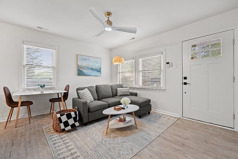 Furnished Finder property 572797_1 photo 3