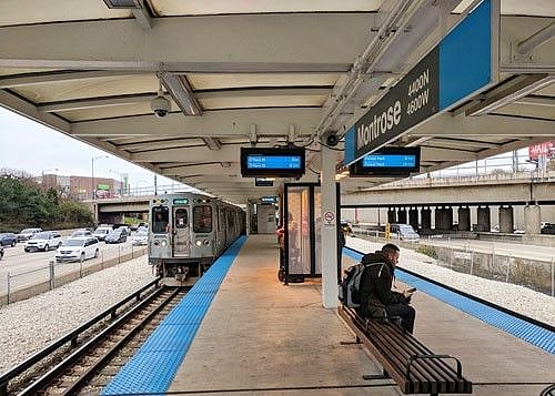 Montrose Blue line at walking distance