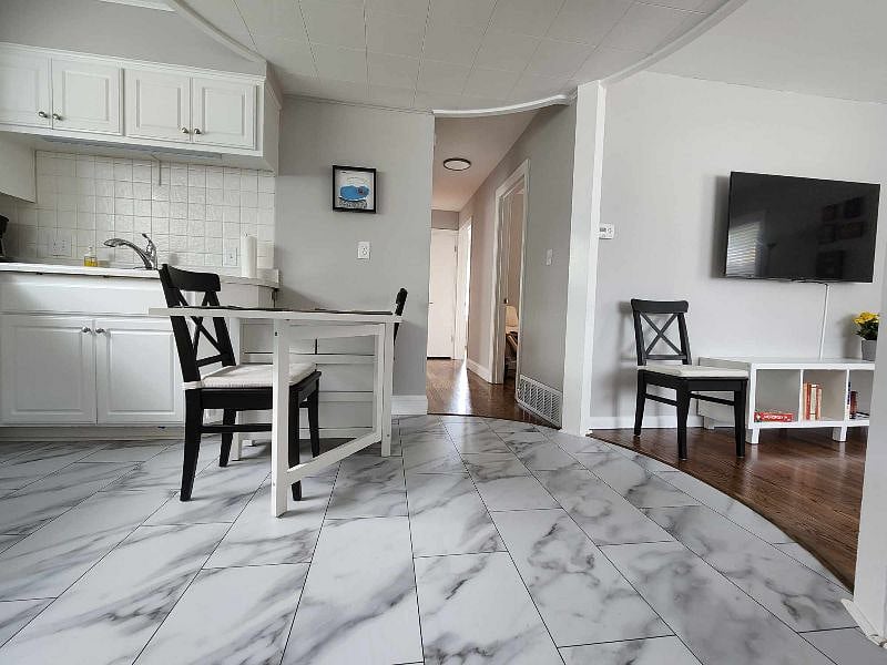 Furnished Finder property 572850_1 photo 9