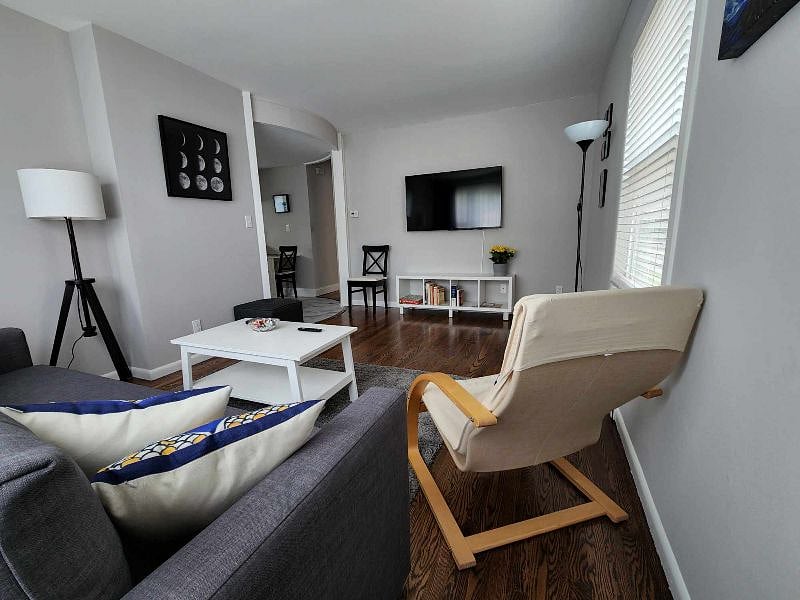 Furnished Finder property 572850_1 photo 3