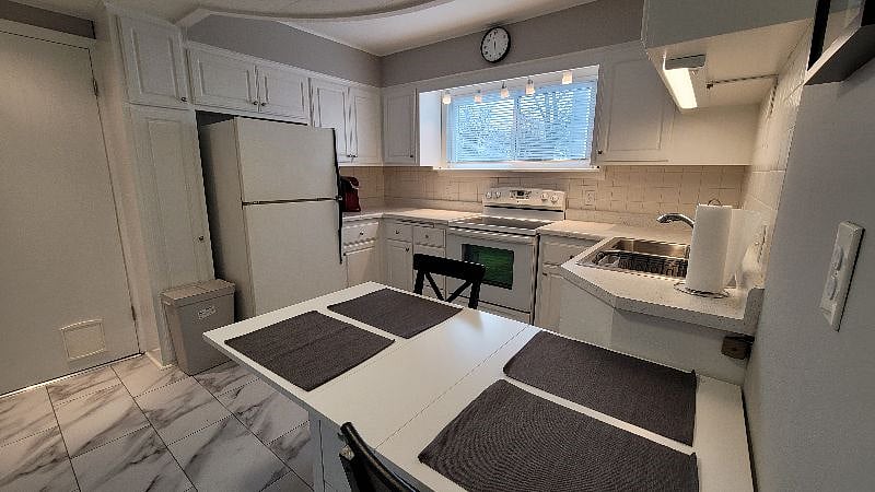 Furnished Finder property 572850_1 photo 7