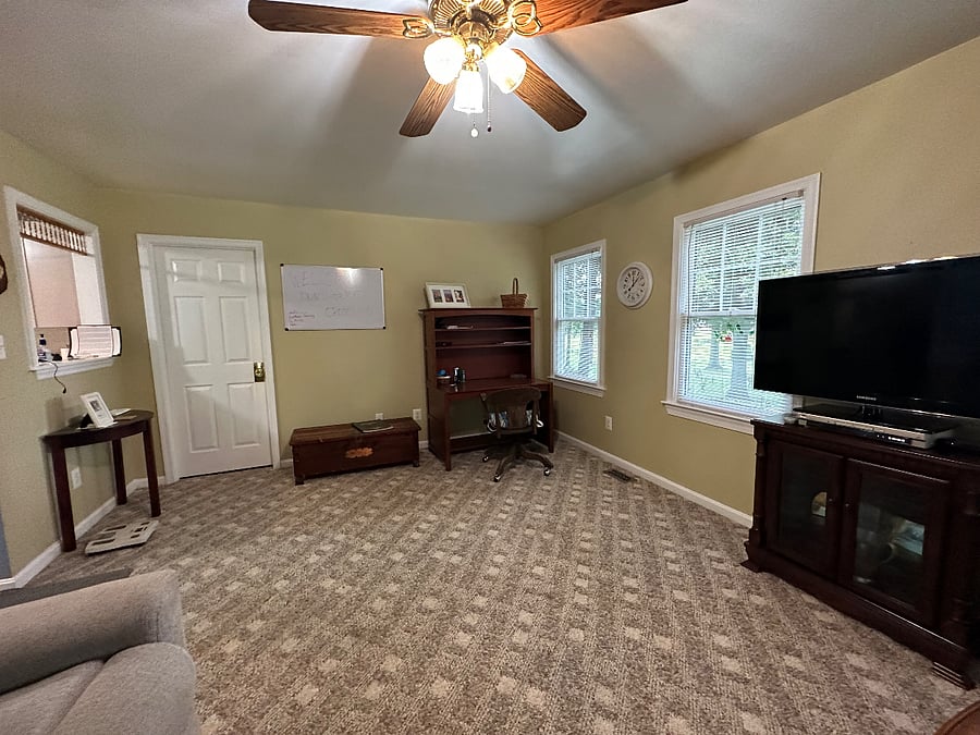 Living room/ office space