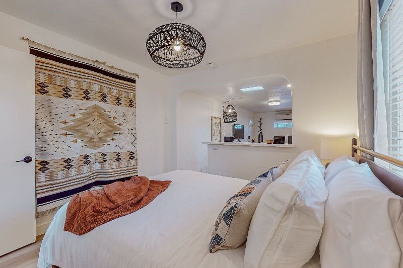 Furnished Finder property 572892_1 photo 12