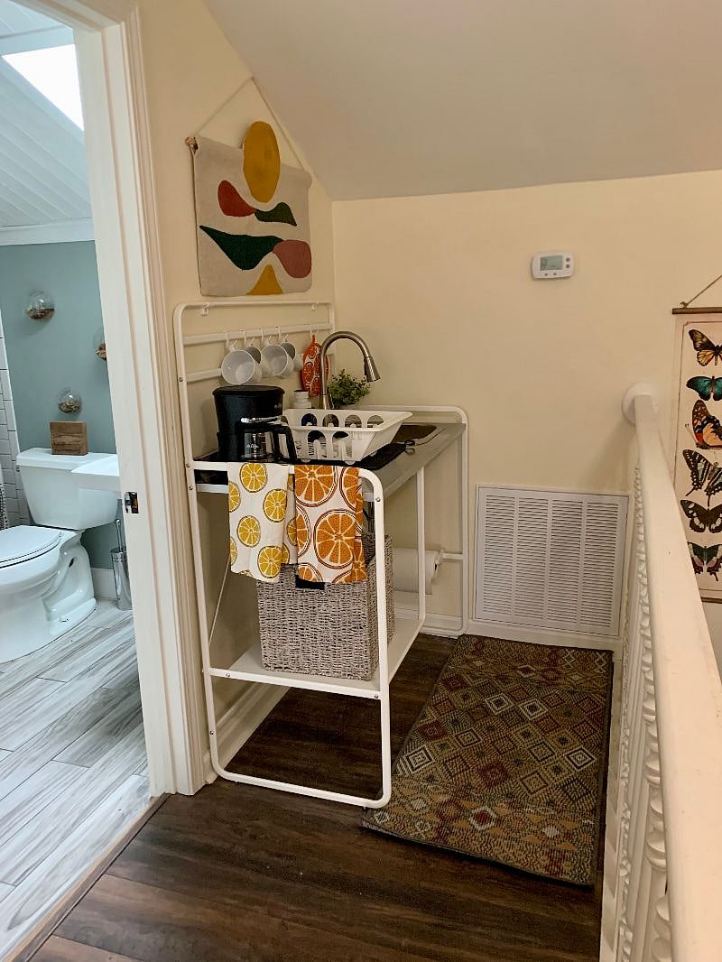 Sink & bath entrance