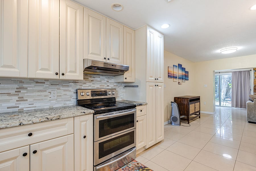 Furnished Finder property 572921_1 photo 15