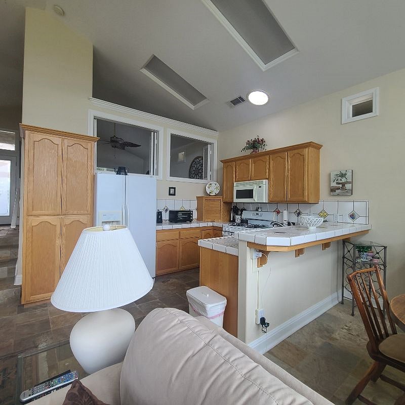 Furnished Finder property 572955_1 photo 9