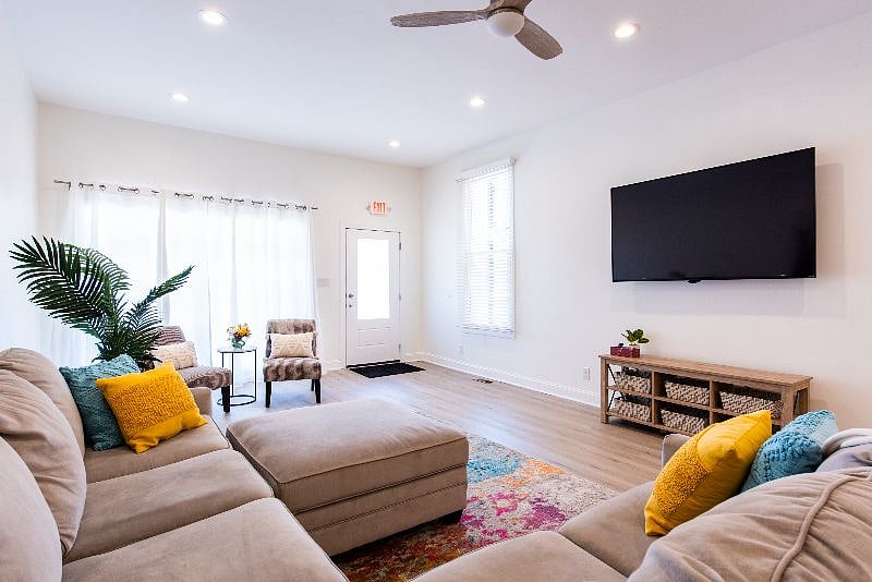 Furnished Finder property 572971_1 photo 3