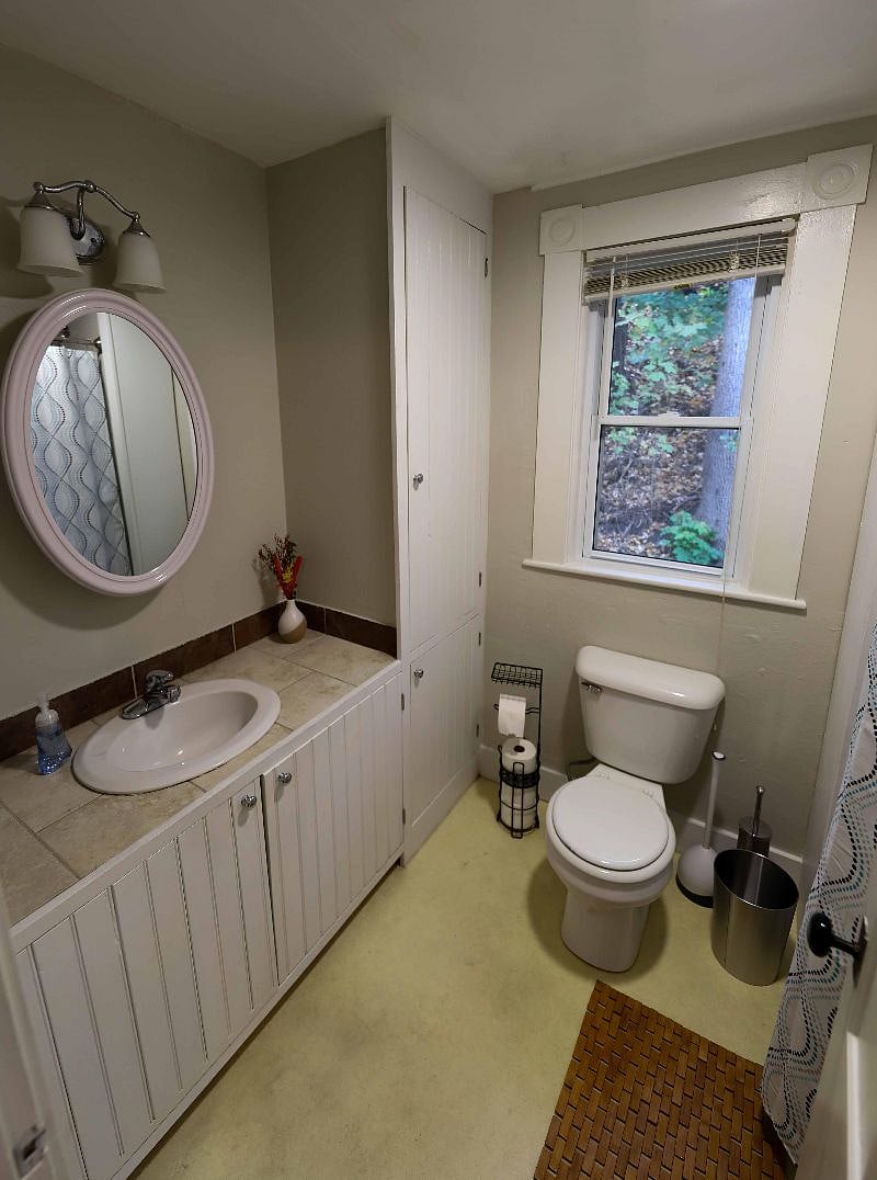 Full bathroom