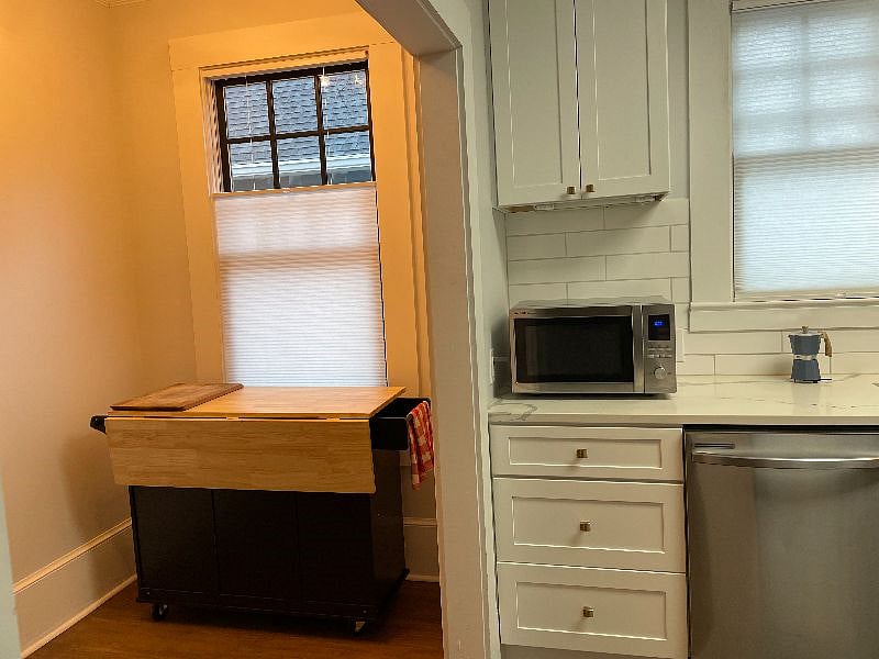 Kitchen, breakfast area