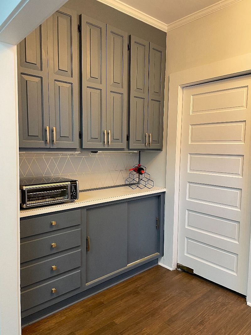 Kitchen, breakfast area
