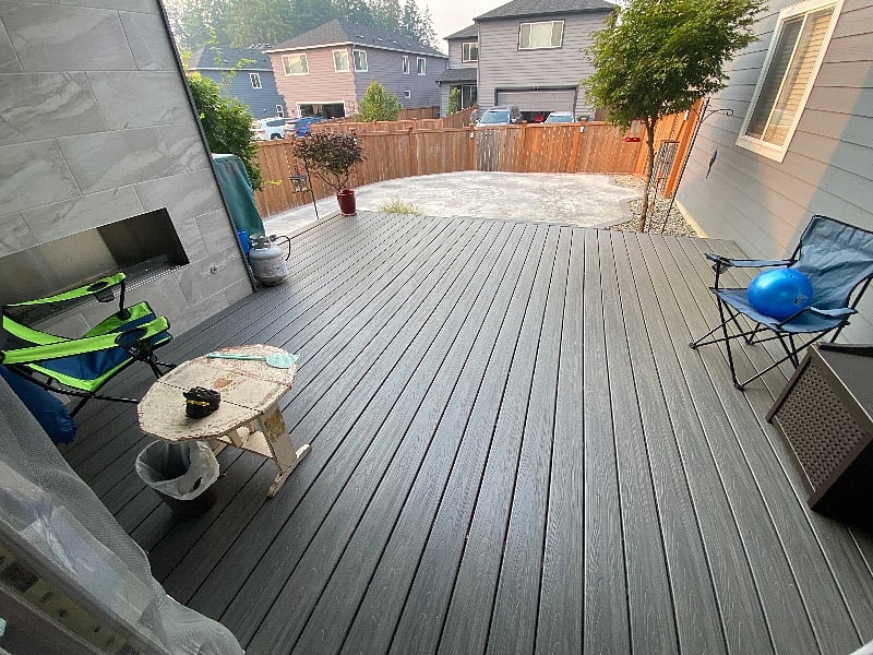 Back deck w/gas fireplace