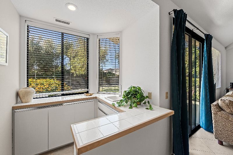 Furnished Finder property 573178_1 photo 8