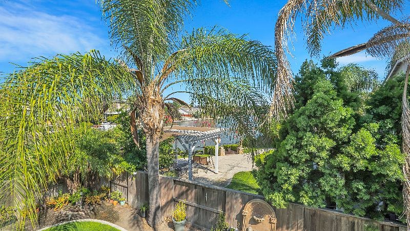 Furnished Finder property 573207_1 photo 32