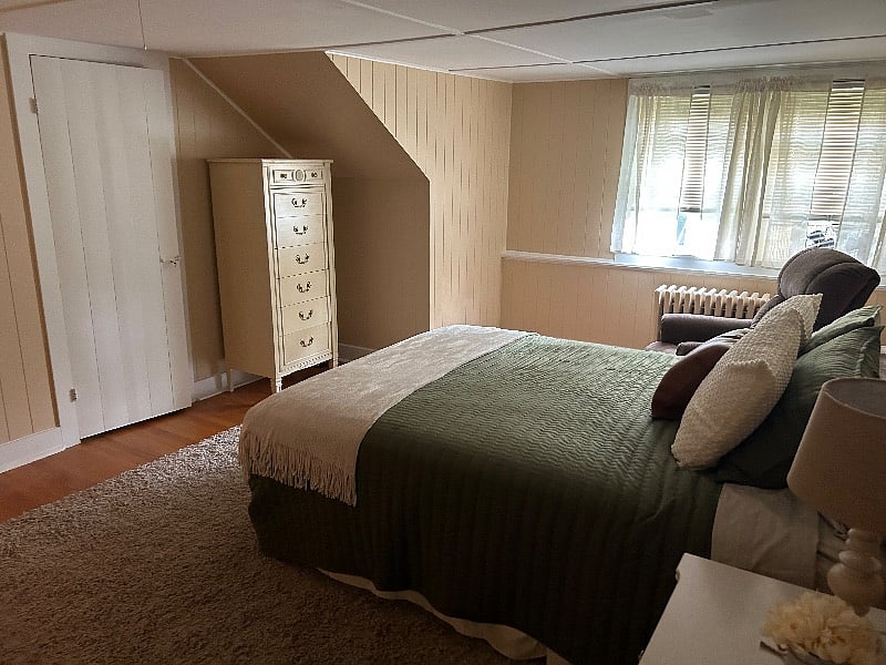 Comfy Farmhouse Retreat Room