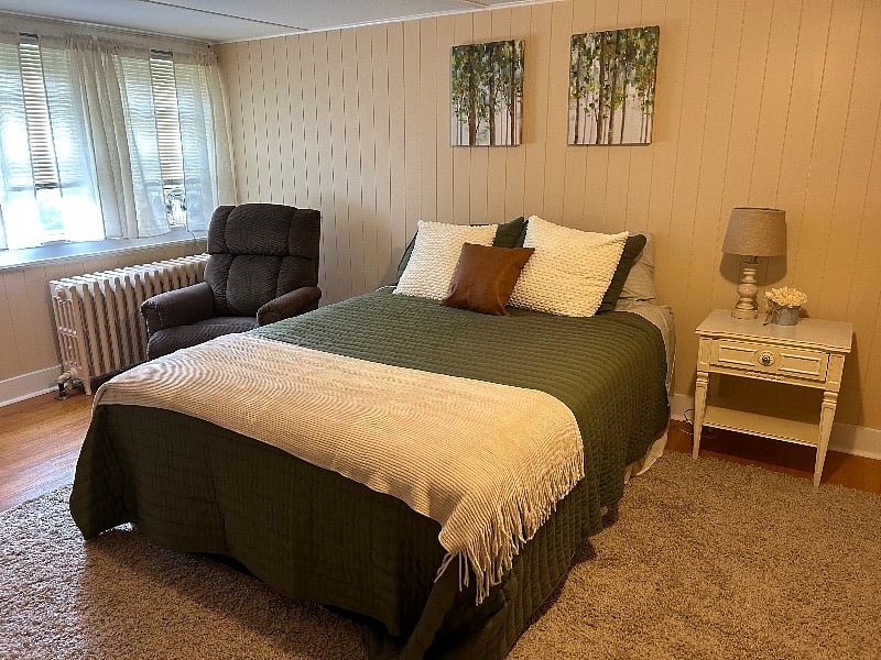 Comfy Farmhouse Retreat