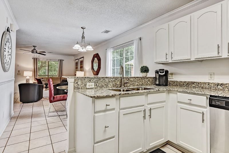 Furnished Finder property 573296_1 photo 12