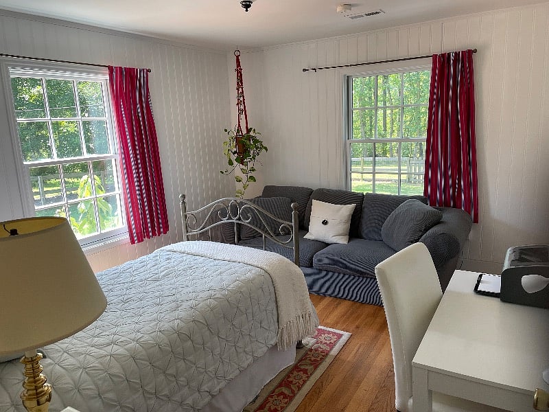 3rd bedroom with full size couch