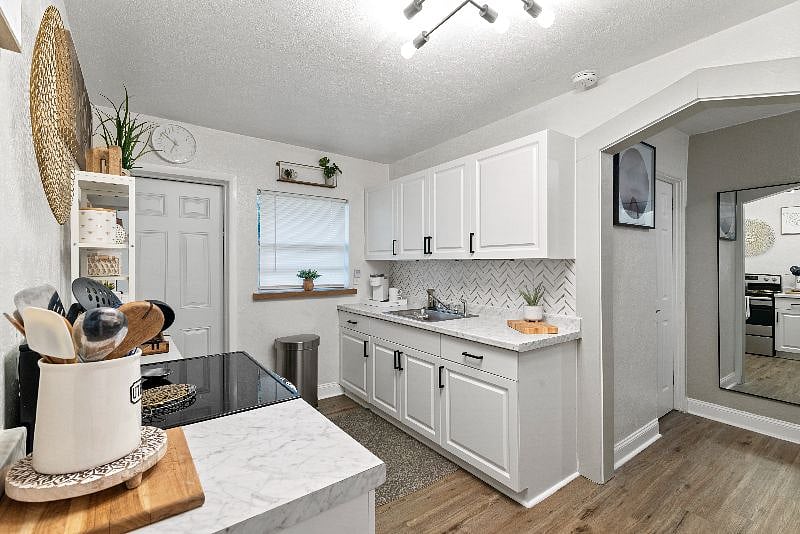 Furnished Finder property 573400_1 photo 12