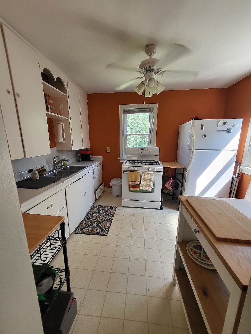 bright and sunny kitchen