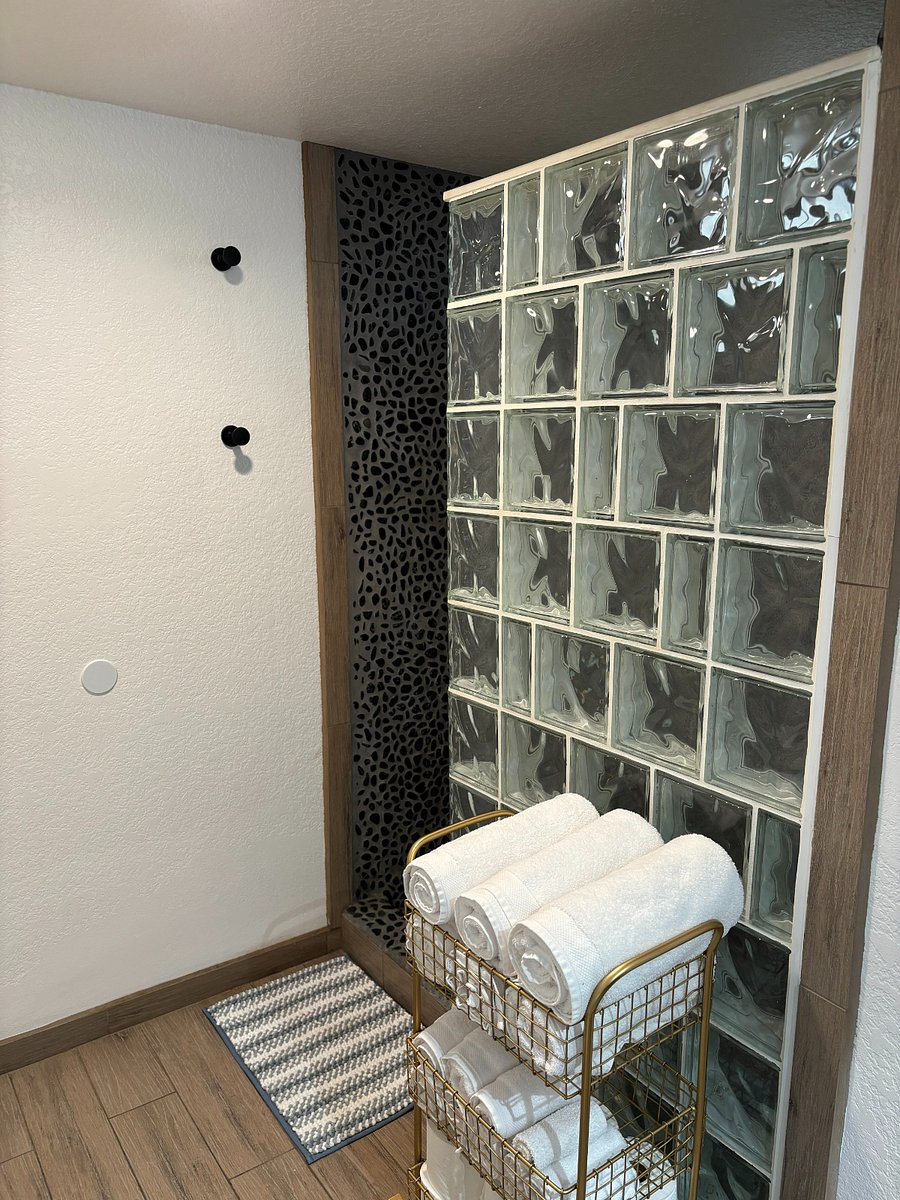 2nd Bathroom