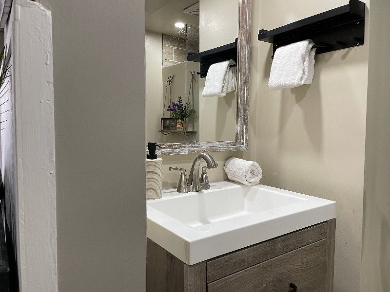 Furnished Finder property 573623_2 photo 17