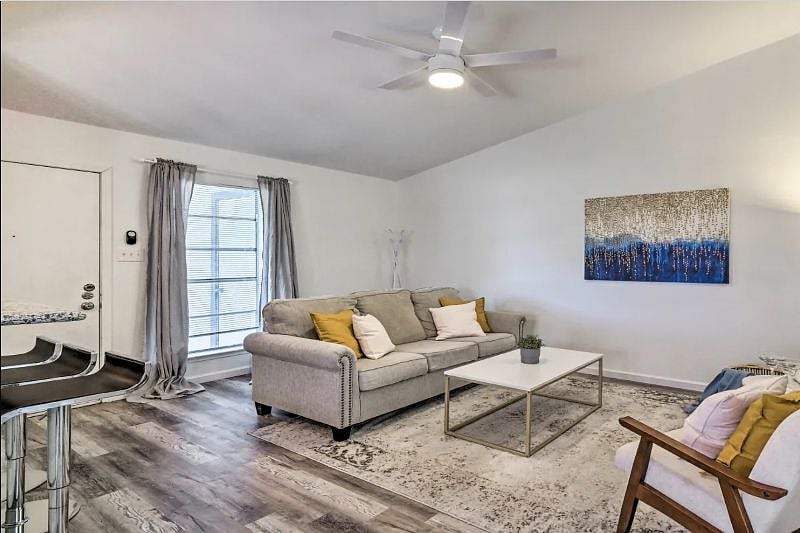 Furnished Finder property 573631_1 photo 3