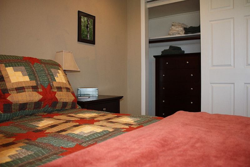 Room B: Shared Bath