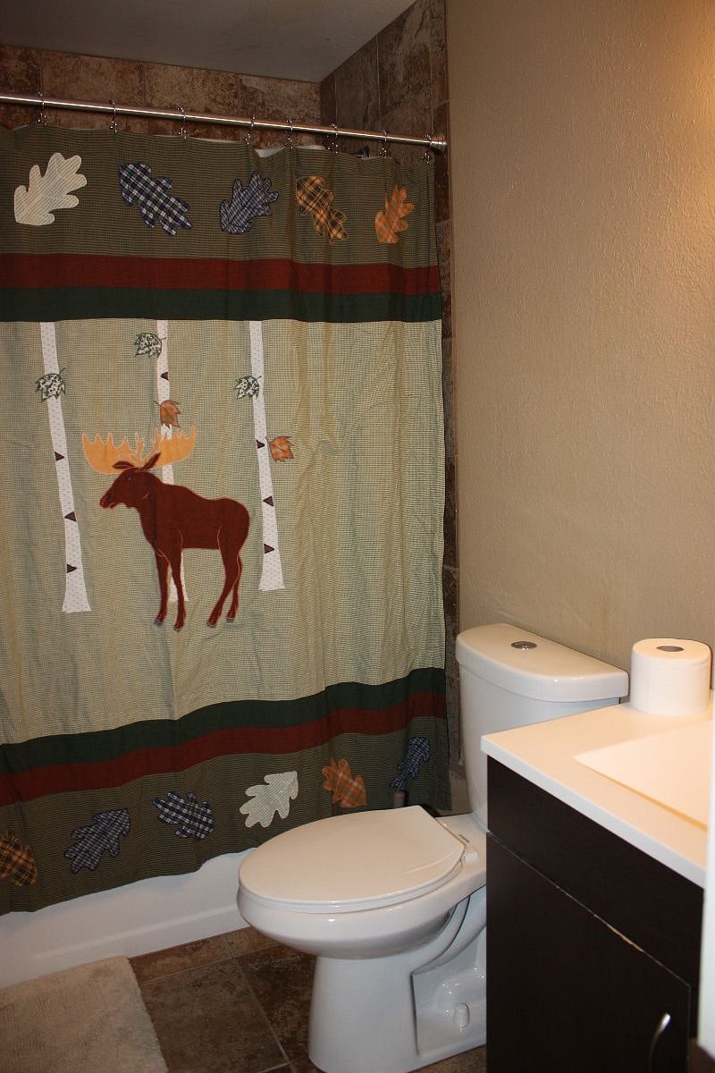 Room A + B: Shared Bath