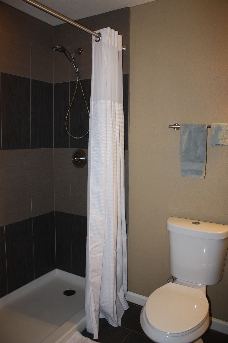 Room C: Private Bath