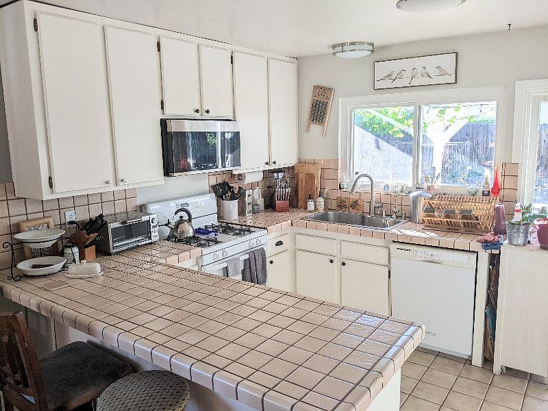 Furnished Finder property 573659_1 photo 10