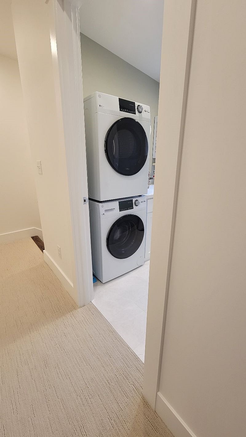 Furnished Finder property 573704_1 photo 25