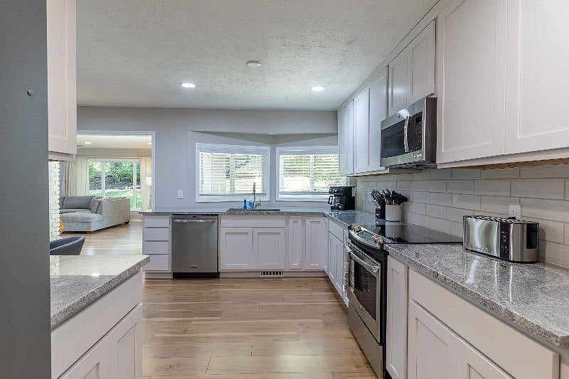 Furnished Finder property 573756_1 photo 9