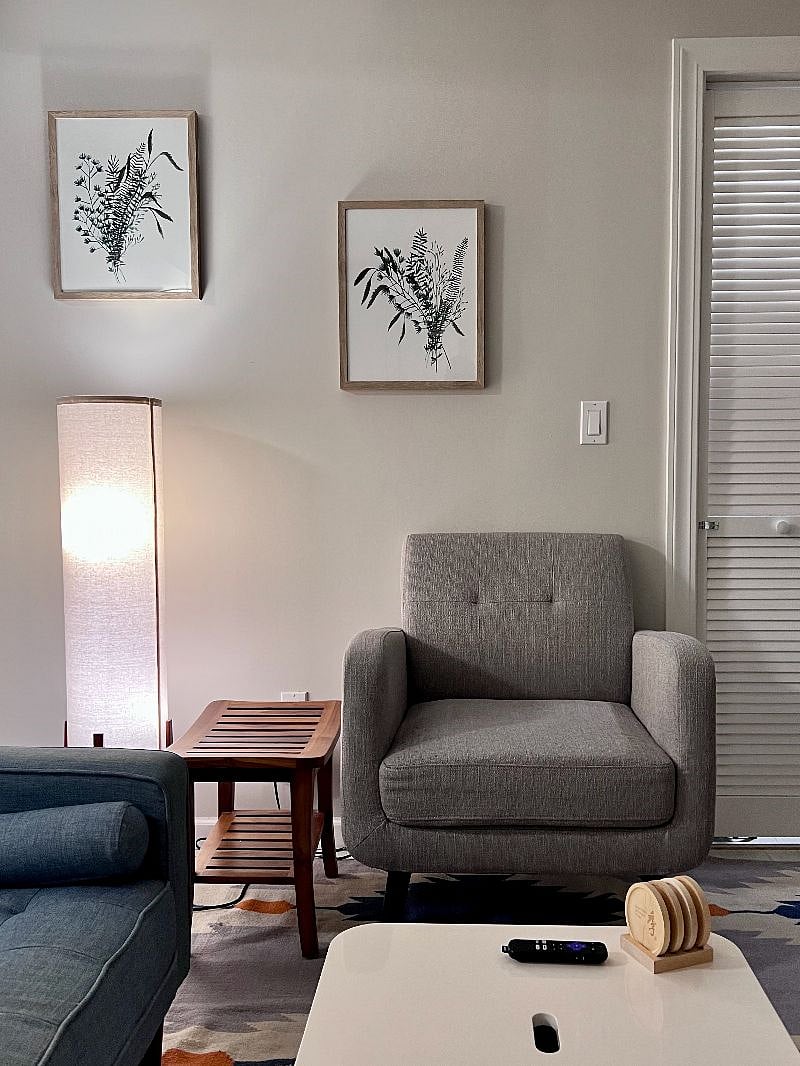 Simple and modern decor and furnishings