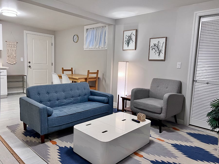Comfortable seating and dining for 4