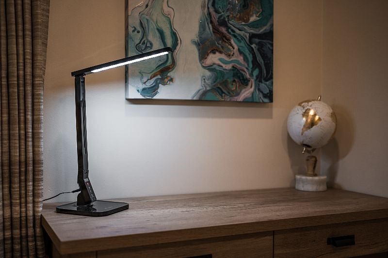 Desks and high-speed WiFi for business people.