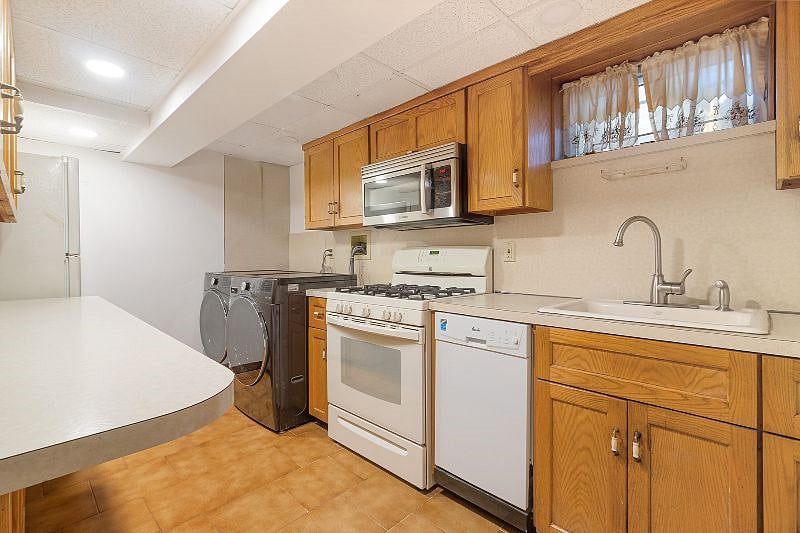 Furnished Finder property 573860_1 photo 13