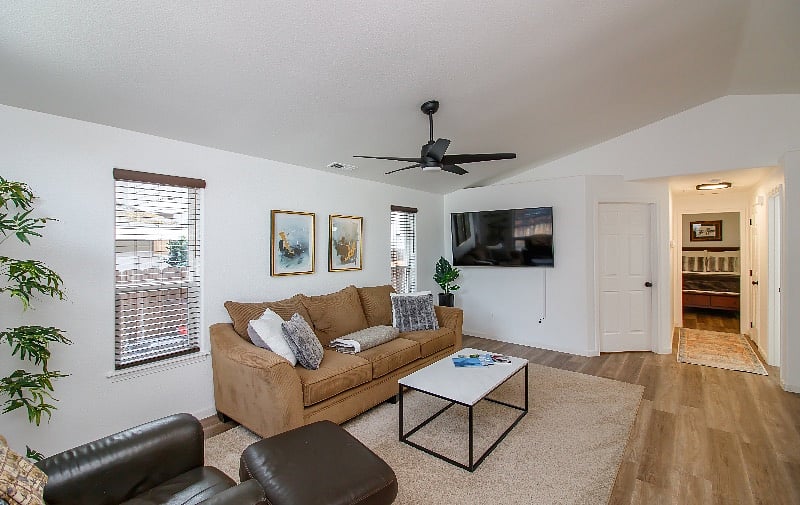 Furnished Finder property 573874_2 photo 1