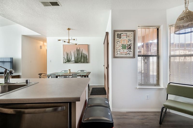 Furnished Finder property 573985_1 photo 6