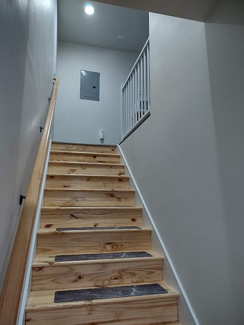 Up the stairs to the furnished space.