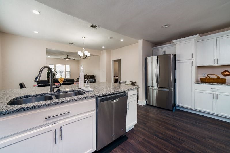 Furnished Finder property 573994_1 photo 4