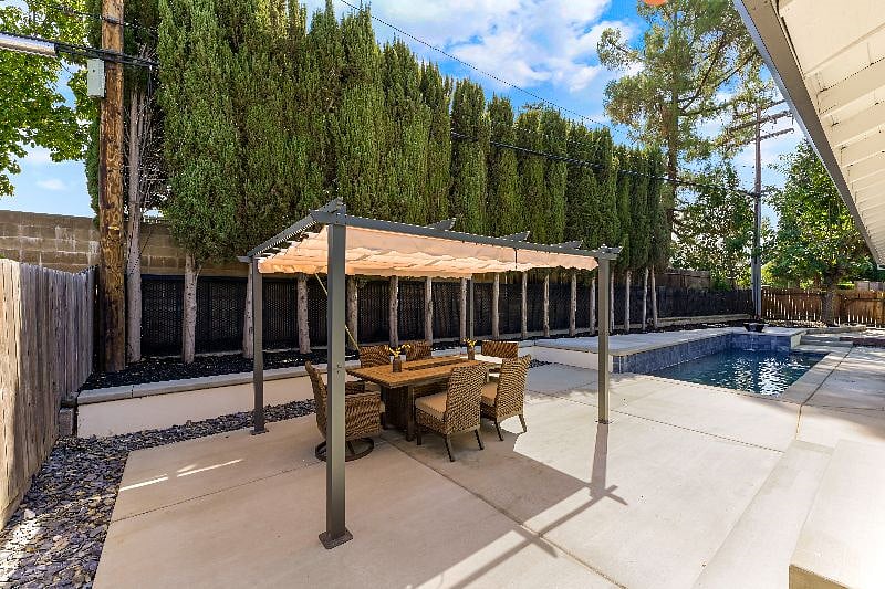 Furnished Finder property 574053_1 photo 12