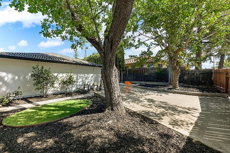 Furnished Finder property 574053_1 photo 20