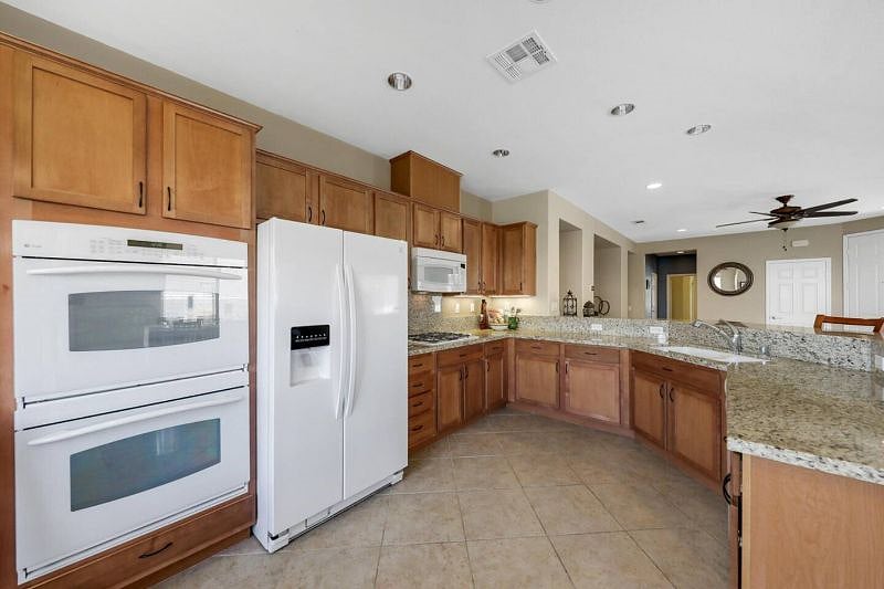 Furnished Finder property 574143_1 photo 6