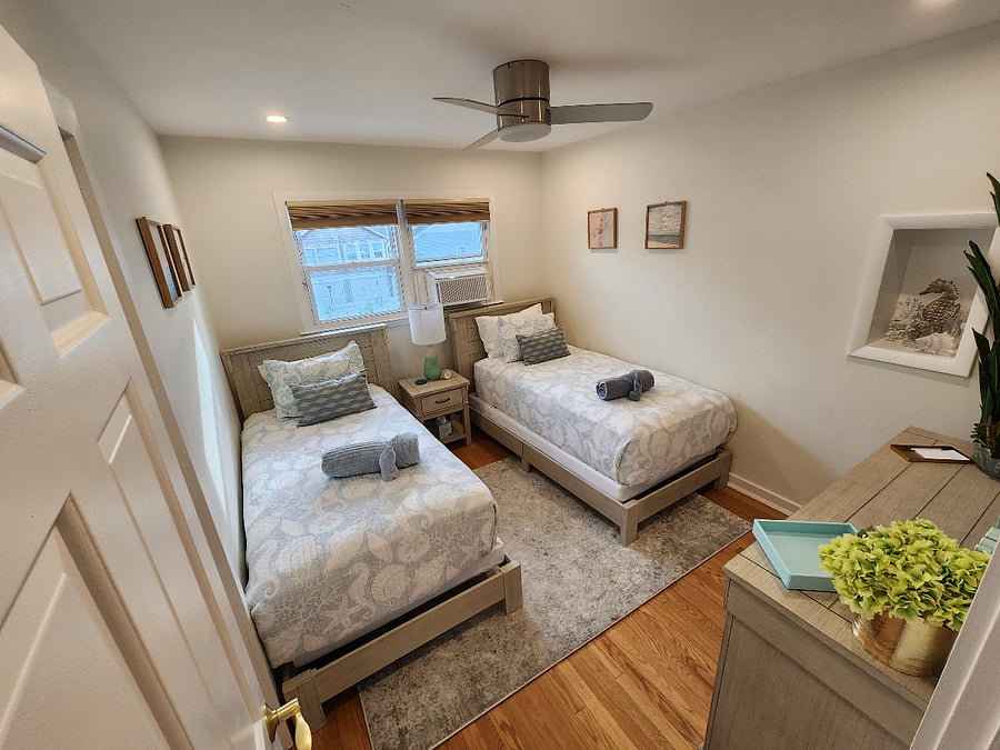 Bedroom 3 (2 Twin Beds)