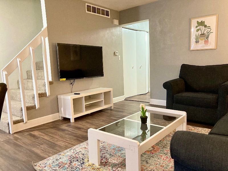 Furnished Finder property 574251_1 photo 3