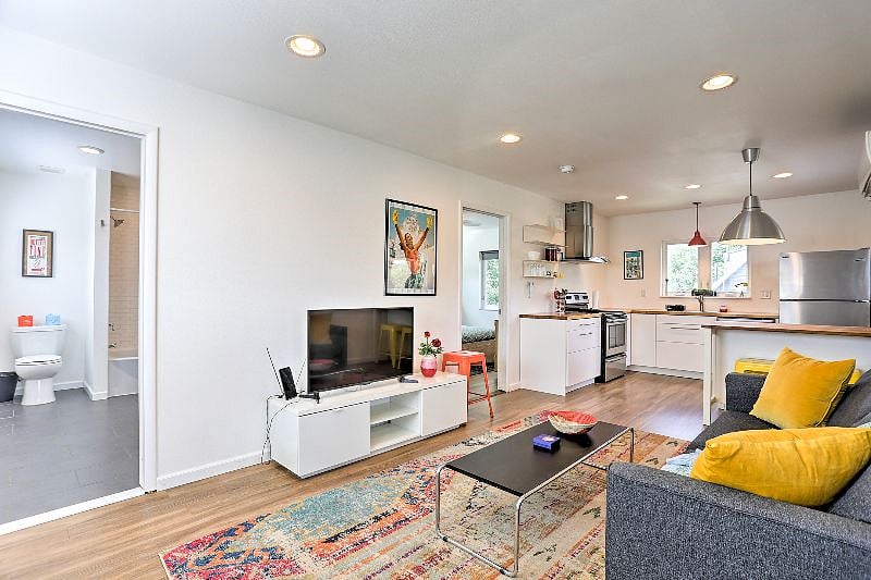 Furnished Finder property 574261_1 photo 6
