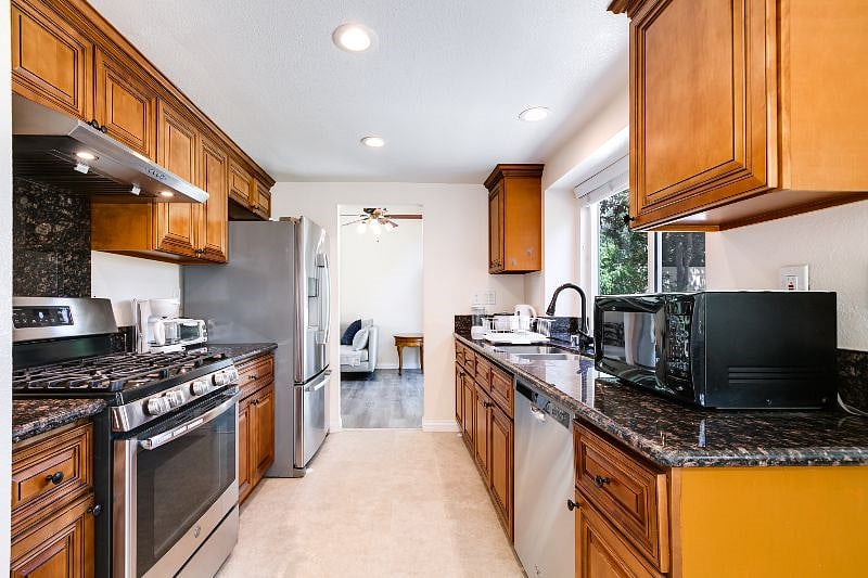 Furnished Finder property 574410_1 photo 11