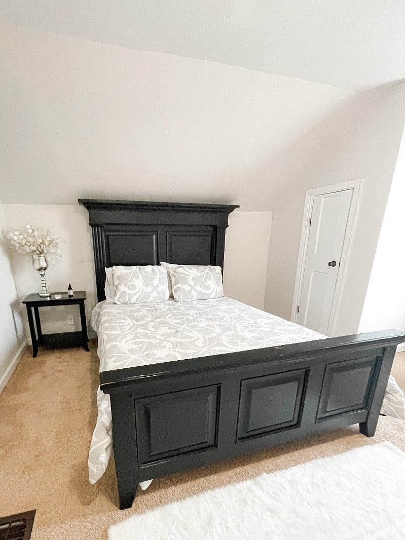 Second bedroom with Queen bed