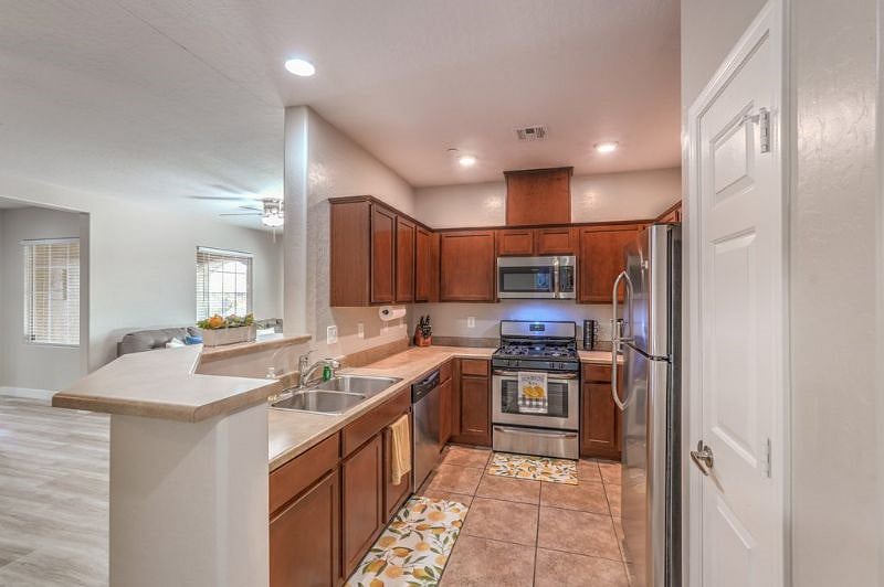 Furnished Finder property 574465_1 photo 8