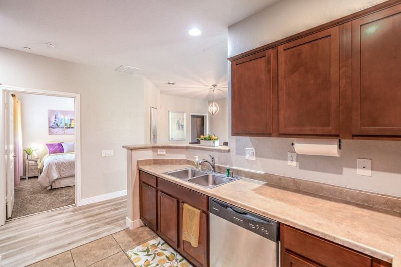 Furnished Finder property 574465_1 photo 9